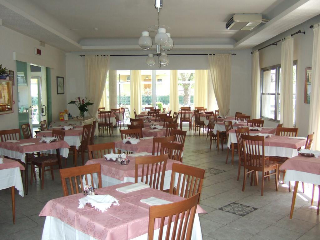 Hotel Costanza Cesenatico Eksteriør bilde